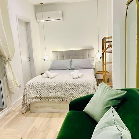 New Luxurious Studio With Patio/Center Apartamento Málaga Exterior foto